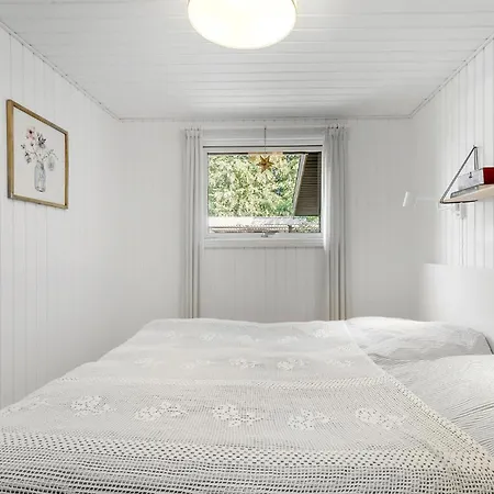 4 Bedroom Awesome In 펜션 Dronningmølle