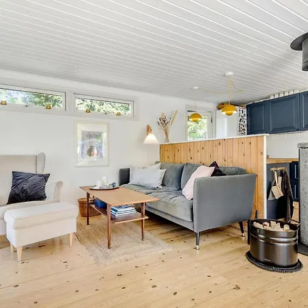 4 Bedroom Awesome In *