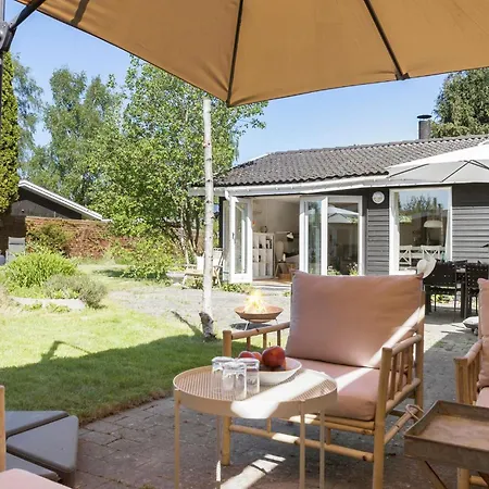 4 Bedroom Awesome In *